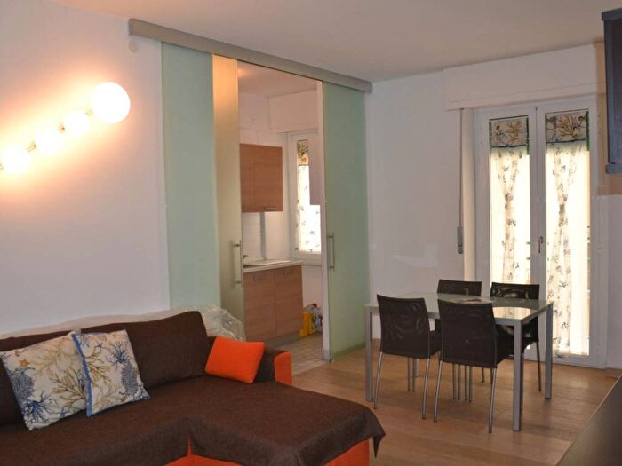 Appartamento trilocale in affitto in Via Privata Genova Bocchi Bianchi, Centro, Alassio