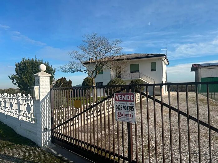 Casa con 10 locali in vendita in Gavello Via Trepponti, Gavello