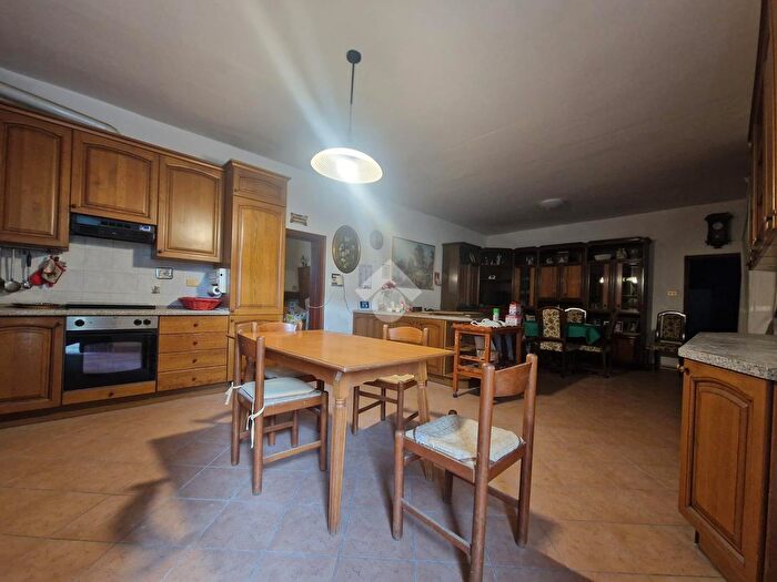 Casa con 12 locali in vendita in Via degli Stradelli Guelfi, Bologna