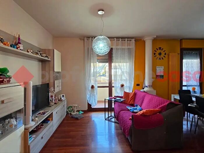 Appartamento trilocale in vendita in Via Vincenzo Funghini, Arezzo