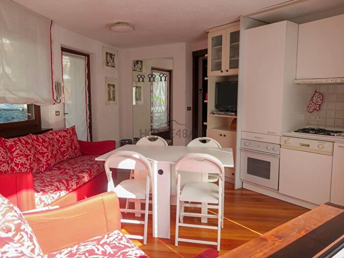 Appartamento trilocale in affitto in Rue de la Golette, Centro, Courmayeur