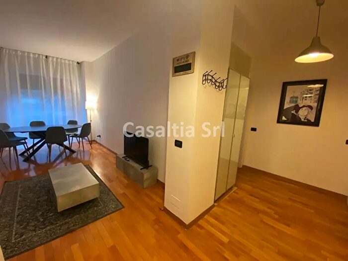 Appartamento trilocale in affitto in Via Savona a, Milano