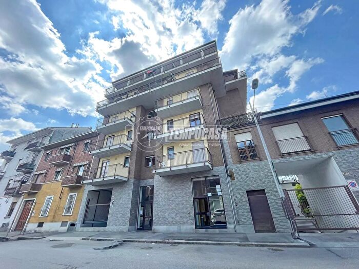 Appartamento quadrilocale in vendita in Via Giambattista Lulli, Torino