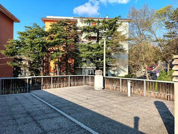 Casa con 6 locali in vendita in Strada Fiume, Trieste