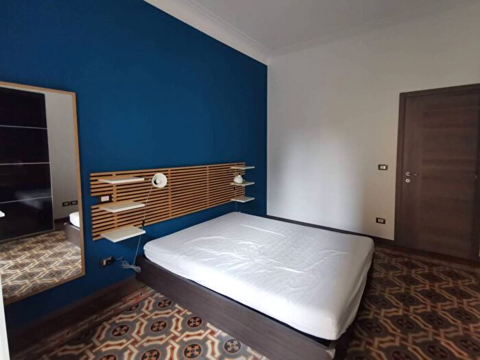 Appartamento trilocale in affitto in Via Ugo Foscolo, San Salvario Dante, Torino