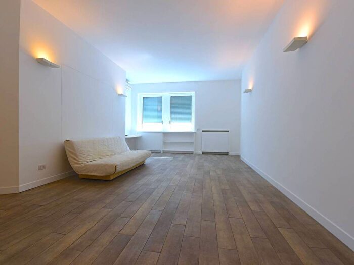 Appartamento trilocale in affitto in Lungotevere dei Mellini, Prati, Roma