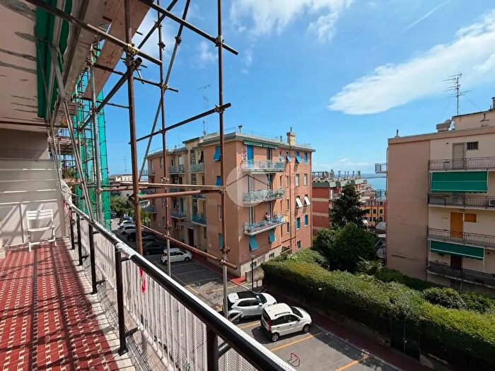 Appartamento quadrilocale in vendita in Via a Guglielmotti, Genova