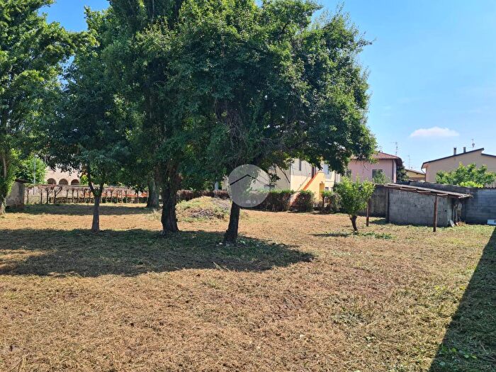 Casa con 16 locali in vendita in Piazza SantAndrea, Pompiano