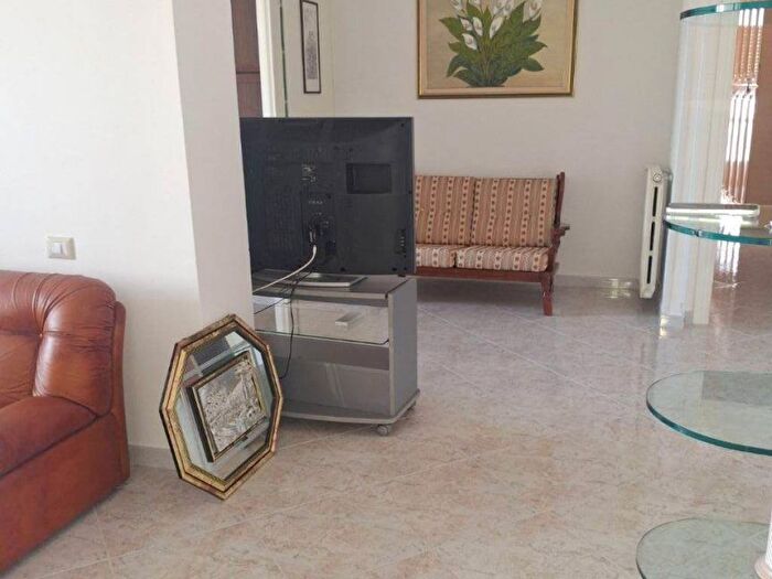Appartamento trilocale in affitto in Via Mestre, Amsicora, Cagliari