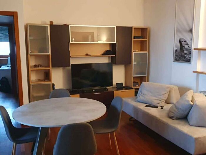 Appartamento trilocale in affitto in Piazza dei Daini, Bicocca, Milano