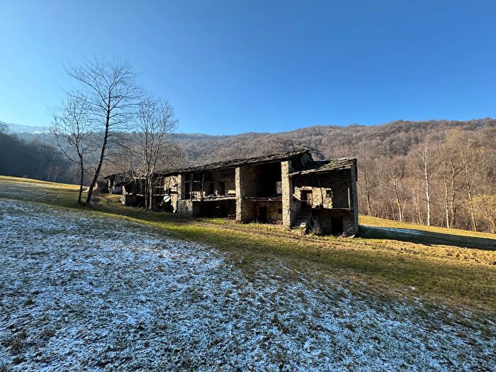 Casa trilocale in vendita in Borgata Borghini, Paesana