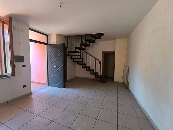 Casa quadrilocale in vendita in Via della Pace Mercato San Severino Salerno, Mercato San Severino