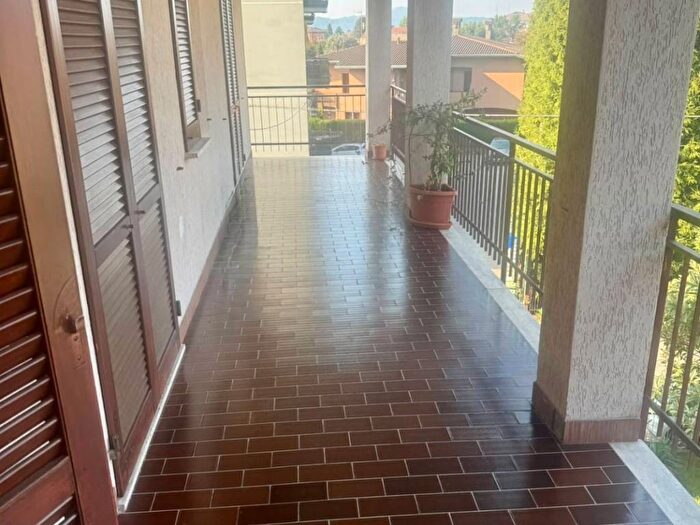 Appartamento trilocale in affitto in Via Roma, Centro, Ispra