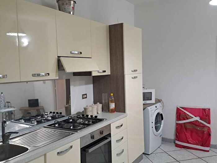 Appartamento bilocale in affitto in Via Piedigrotta, Mergellina Piedigrotta, Napoli