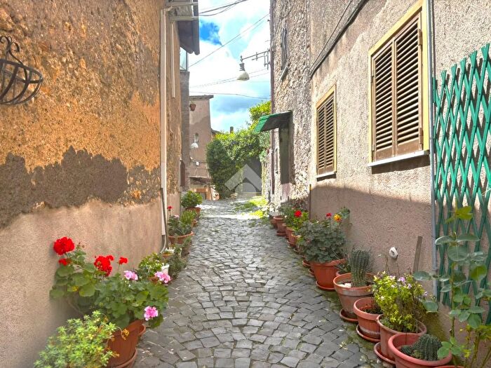 Appartamento bilocale in vendita in Via Santa Maria, Subiaco