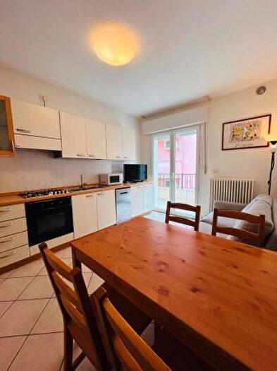 Appartamento trilocale in affitto in Viale Nino Bixio, Riccione