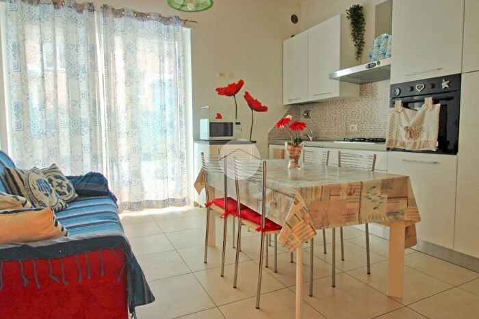 Appartamento trilocale in vendita in Viale Makarska, Roseto Degli Abruzzi