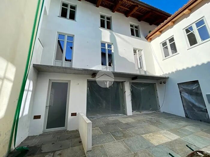 Appartamento trilocale in vendita in Via Vittorio Emanuele II, Cherasco