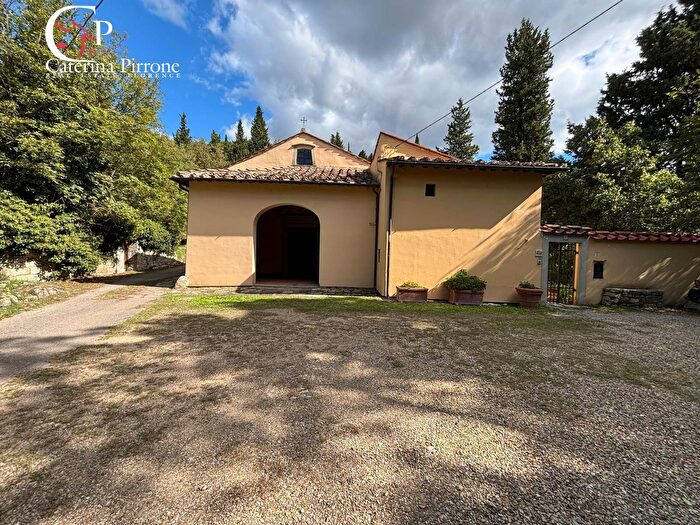 Casa quadrilocale in vendita in Via di Valle, Pontassieve