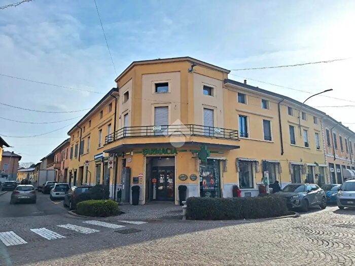 Appartamento trilocale in vendita in Via Senatore Giovanni Marcora, Inveruno