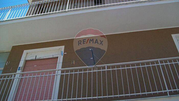 Appartamento con 7 locali in vendita in Via Mazzini, Mirabella Imbaccari