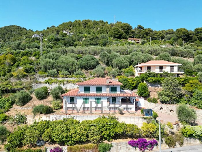 Casa con 9 locali in vendita in Via Nappio, Ventimiglia