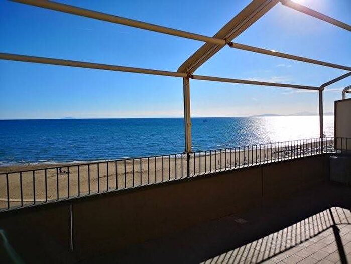 Appartamento trilocale in affitto in Via Roma, Castiglione Paese, Castiglione della Pescaia