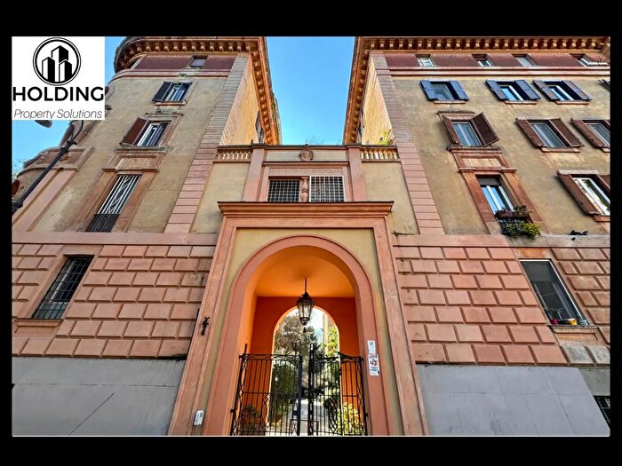 Appartamento con 5 locali in vendita in Piazza Melozzo da Forlì, Roma