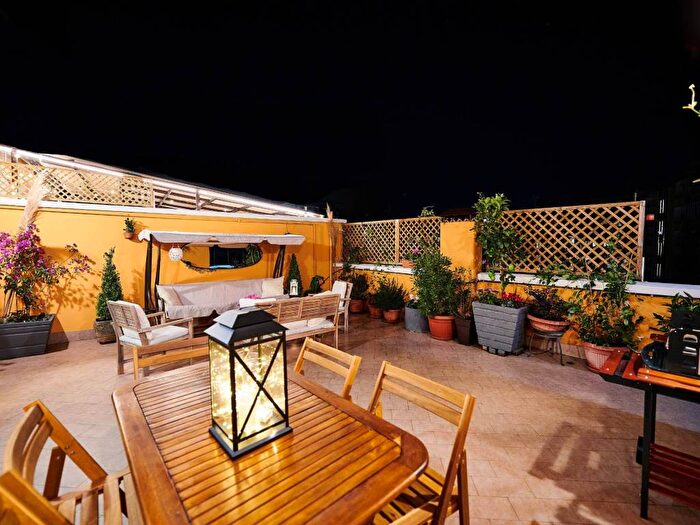 Casa quadrilocale in affitto in Via Evandro, Furio Camillo, Roma