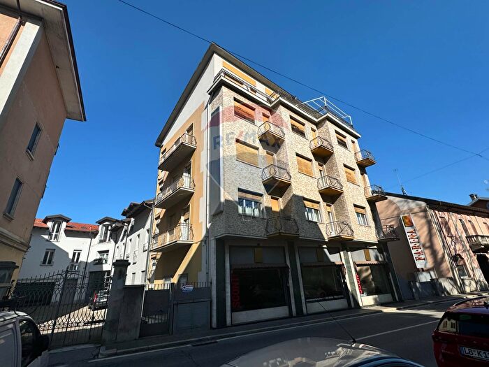 Appartamento con 5 locali in vendita in Luino
