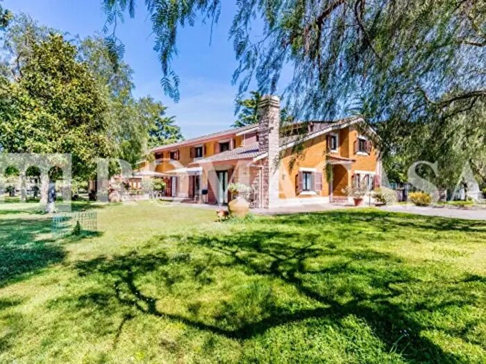 Casa con 6 locali in vendita in Via Charles Robert Darwin, Roma