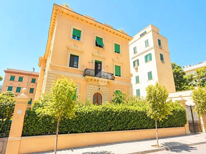 Appartamento quadrilocale in vendita in Via Saturnia, Roma