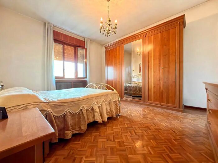 Casa con 10 locali in vendita in Torri Di Quartesolo