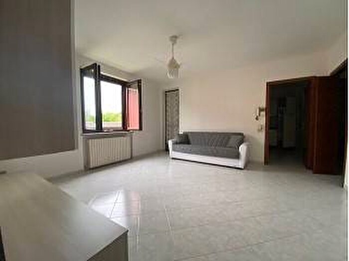 Appartamento trilocale in affitto in Via Giacomo Matteotti, San Martino in Strada