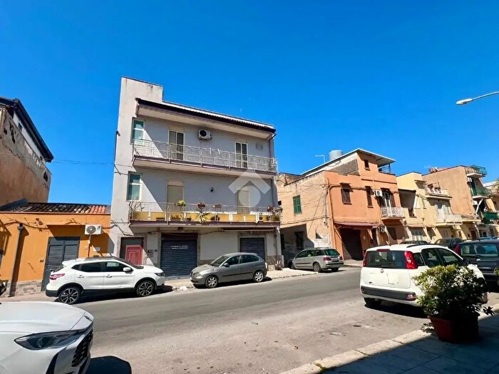 Appartamento quadrilocale in vendita in Corso dei Mille, Palermo
