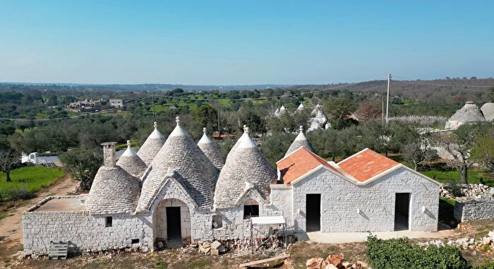 Casa con 9 locali in vendita in Contrada Cervarulo, Monopoli