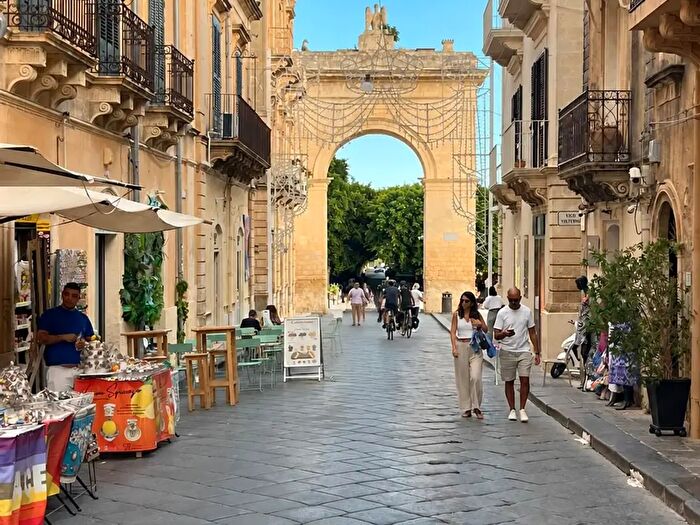 Appartamento con 5 locali in vendita in Corso Vittorio Emanuele, Noto