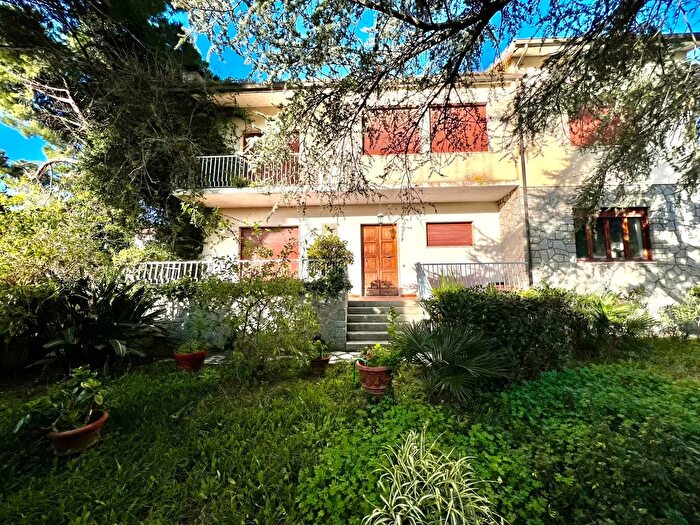 Appartamento con 15 locali in vendita in Portoferraio