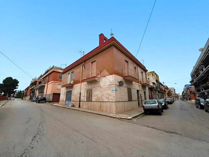 Appartamento con 10 locali in vendita in Via Conte Rosso, San Severo