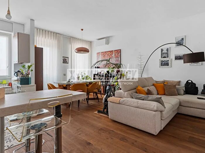 Appartamento bilocale in vendita in Via Beldiletto, Milano