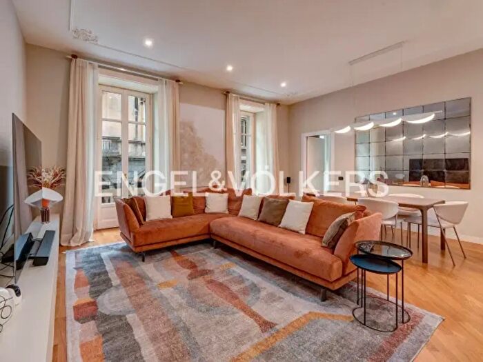 Appartamento quadrilocale in vendita in Via Indipendenza, Como