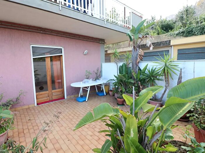 Appartamento trilocale in vendita in Via Mazzaglia, Aci Catena
