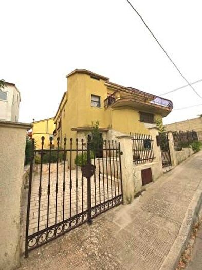 Casa con 6 locali in vendita in Santeramo In Colle