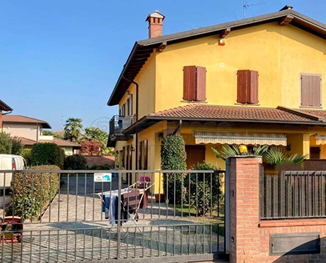 Casa quadrilocale in vendita in Via San Gottardo, Ripalta Guerina