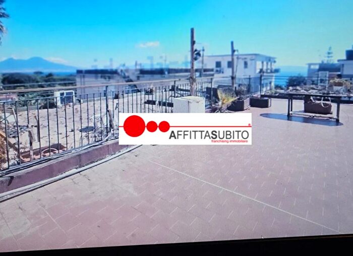 Appartamento bilocale in affitto in Via Posillipo, Napoli