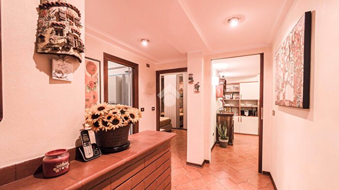 Appartamento trilocale in vendita in Via Primo Maggio, San Donato Milanese