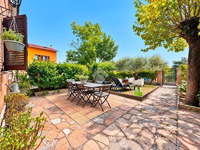 Casa quadrilocale in vendita in Via IV Novembre, Sigillo