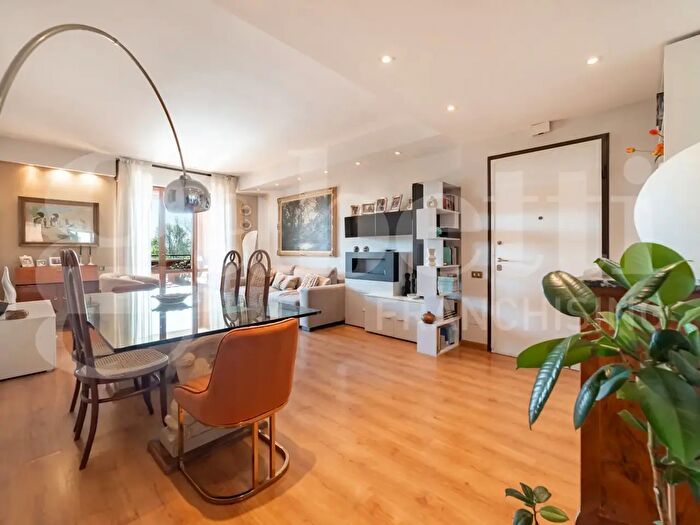 Appartamento quadrilocale in vendita in Via Fratelli Fraschini, Milano