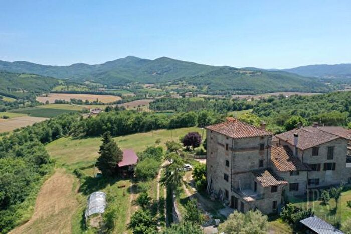 Casa con 6 locali in vendita in Strada Statale del Niccone, Umbertide