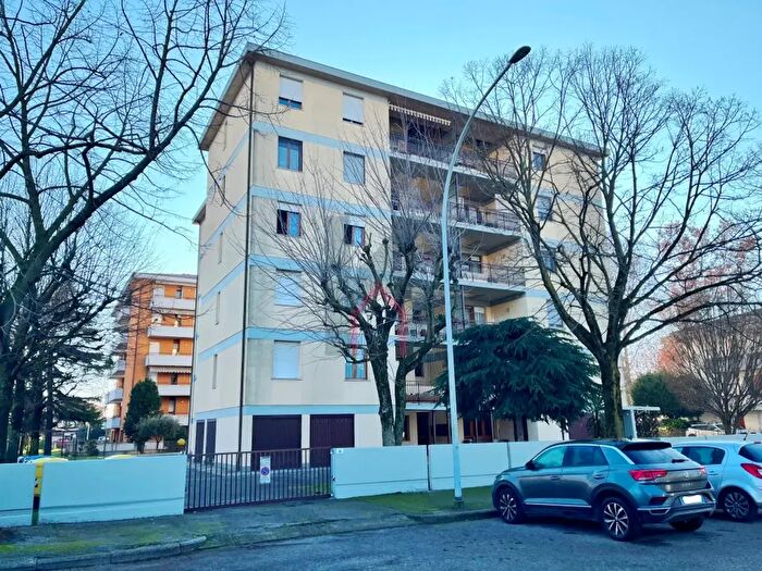 Appartamento con 5 locali in vendita in Via dei Macchiaioli, Forli